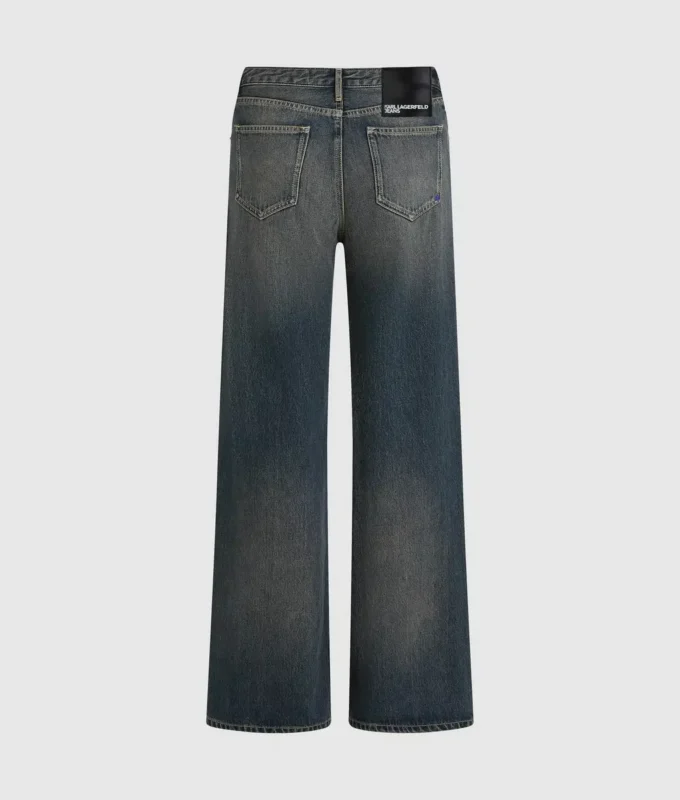 Jeans med medelhög midja och avslappnad passform