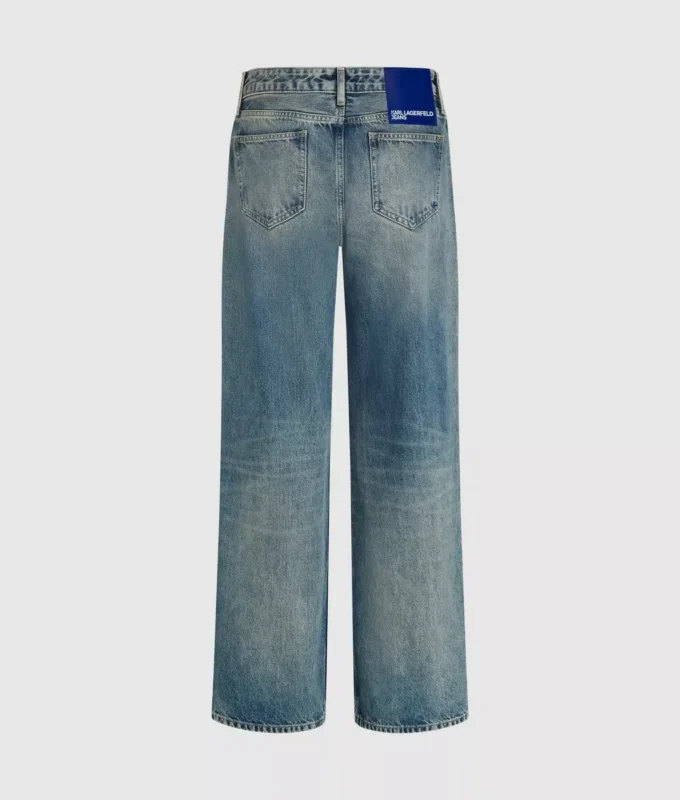 Jeans med medelhög midja och avslappnad passform Jeans med medelhög midja och avslappnad passform