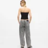 Jeans med medelhög midja och raka ben Jeans med medelhög midja och raka ben