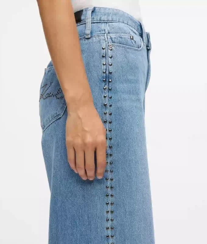 Jeans med nitar Jeans med nitar
