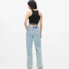 Jeans med sömmar, medellång midja och avslappnad passform Jeans med sömmar, medellång midja och avslappnad passform