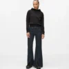 Jeans med splittad fåll