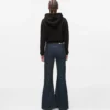 Jeans med splittad fåll