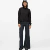 Jeans med splittad fåll