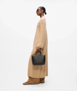 K/Circle liten totebag med nitar K/Circle liten totebag med nitar
