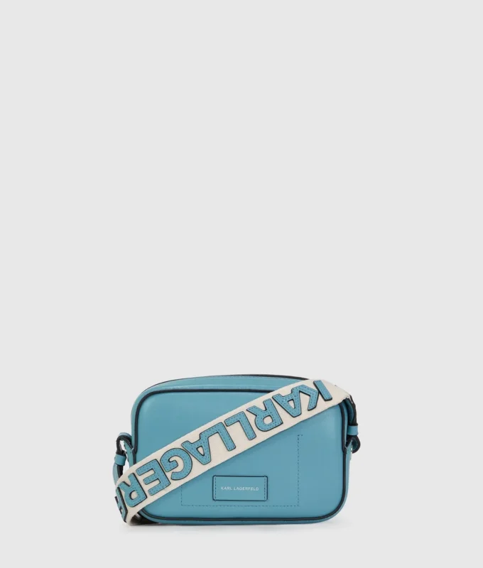 K/CIRCLE PERFORERAD CROSSBODY-VÄSKA K/CIRCLE PERFORERAD CROSSBODY-VÄSKA