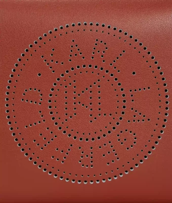 K/CIRCLE PERFORERAD CROSSBODY-VÄSKA K/CIRCLE PERFORERAD CROSSBODY-VÄSKA