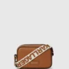 K/CIRCLE PERFORERAD CROSSBODY-VÄSKA K/CIRCLE PERFORERAD CROSSBODY-VÄSKA