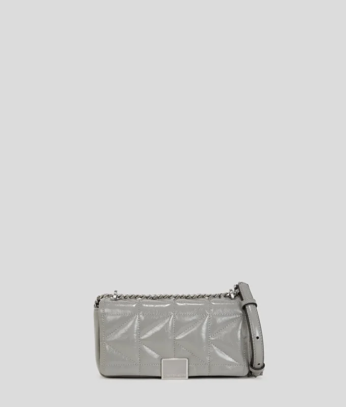 K/KUILT GLANSIG LITT CROSSBODY-VÄSKA