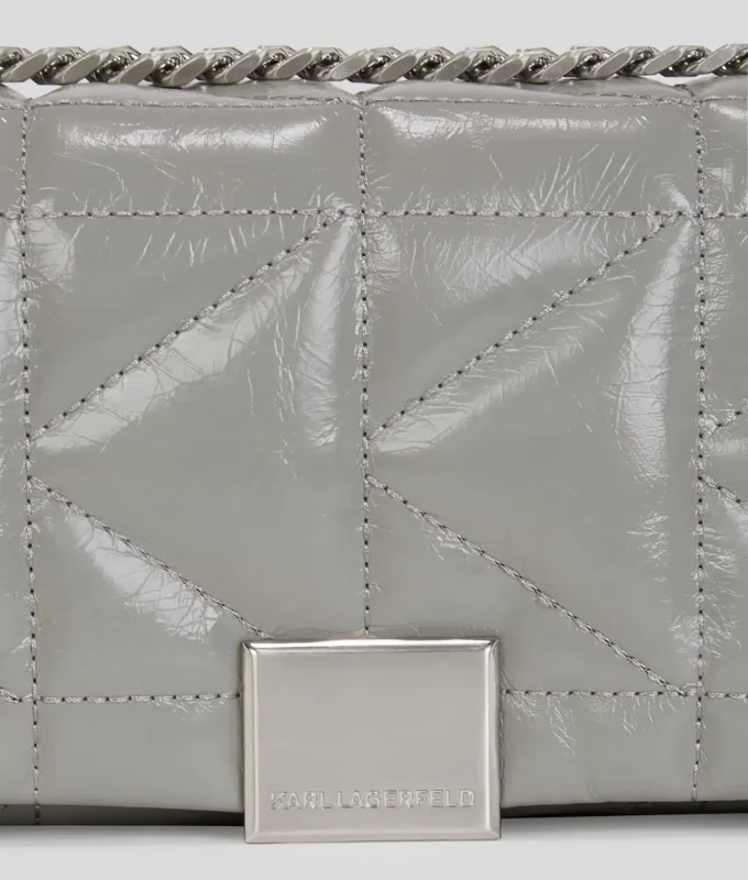 K/KUILT GLANSIG LITT CROSSBODY-VÄSKA