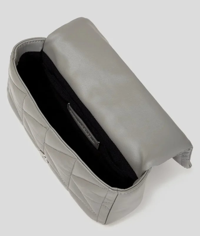 K/KUILT GLANSIG LITT CROSSBODY-VÄSKA