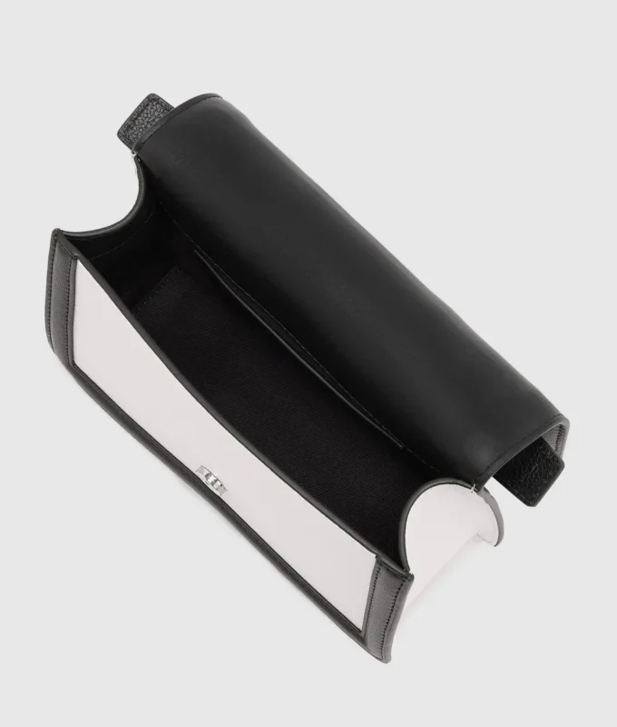 K/Nova liten crossbody-väska K/Nova liten crossbody-väska