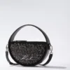 K/Signature rund crossbody-väska med paljetter K/Signature rund crossbody-väska med paljetter