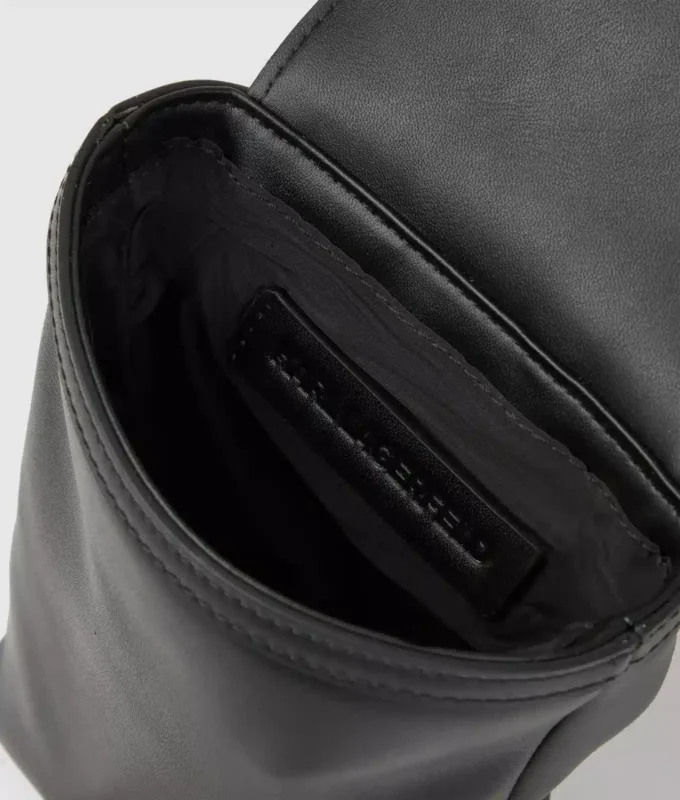 K/Traveller crossbody-väska K/Traveller crossbody-väska