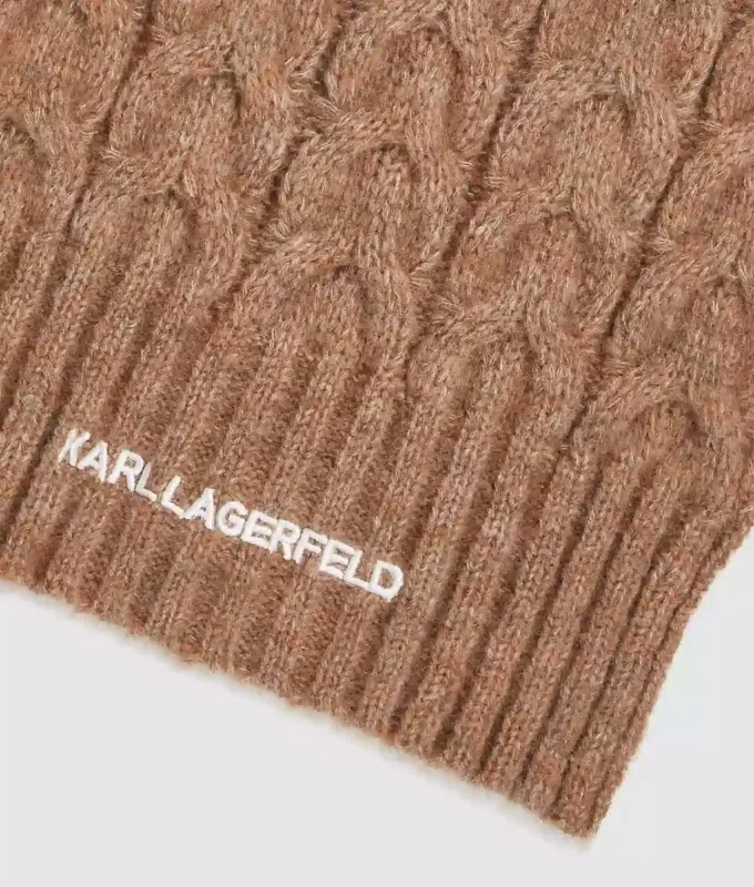Kabelstickad halsduk Kabelstickad halsduk