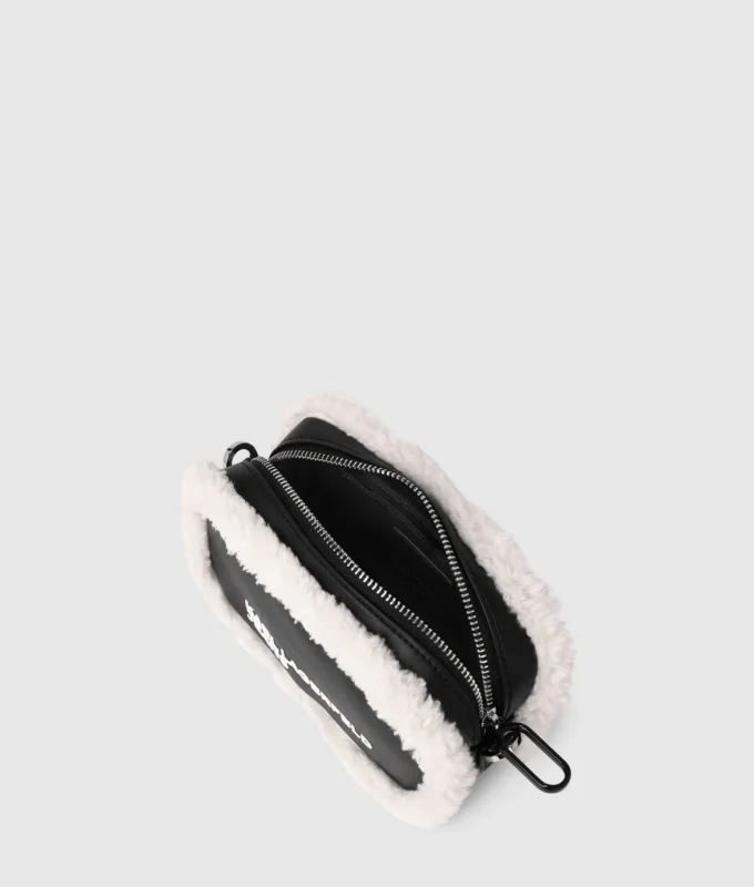 Kamera-väska i shearling med axelrem