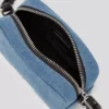 KAMERAVÄSKA I DENIM MED METALLLOGOTYP