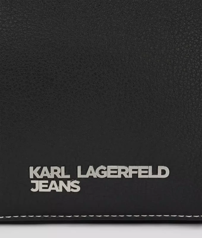 KAMERAVÄSKA MED METALLOGO KAMERAVÄSKA MED METALLOGO