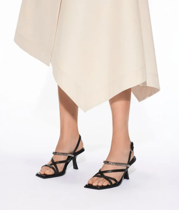 KARMEL SIGNIA SANDALER MED KLÄMMA KARMEL SIGNIA SANDALER MED KLÄMMA
