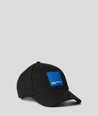 Keps med logotyplapp