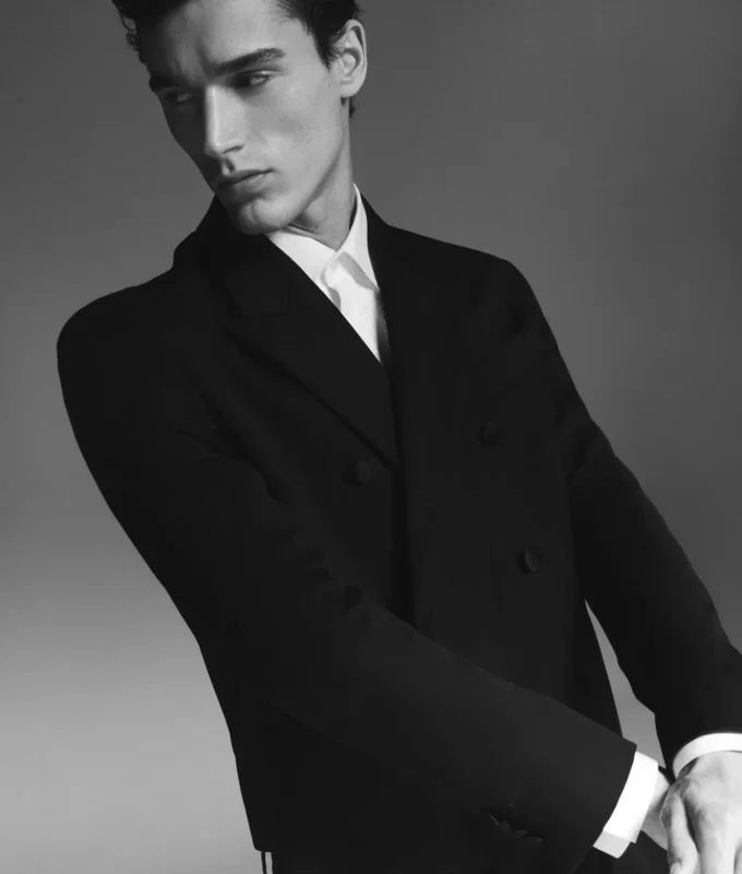 KL STUDIO DOUBLE-BREASTED BLAZER KL STUDIO DOUBLE-BREASTED BLAZER