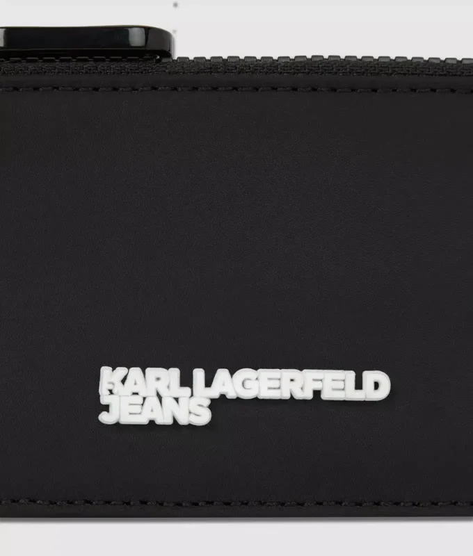 Kortfodral i nylon med snodd Kortfodral i nylon med snodd