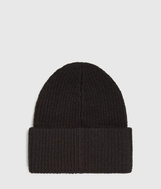 Lång mössa med logopatch