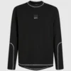 Långärmad T-shirt med kontrastsömmar Långärmad T-shirt med kontrastsömmar