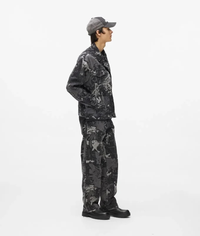 Lösa jeans med målarfärgseffekt