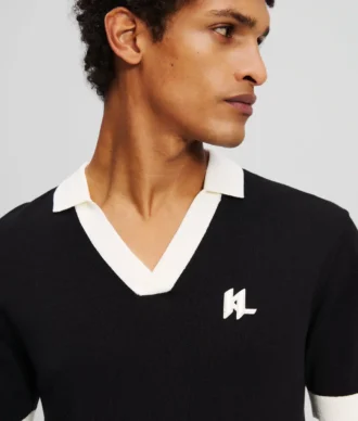 MONOGRAM-STICKAD POLOTRÖJA