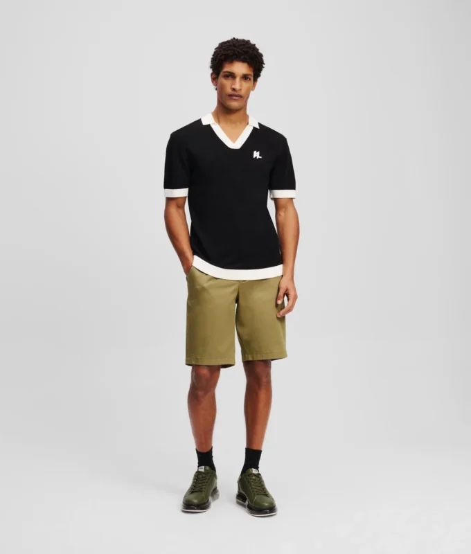 MONOGRAM-STICKAD POLOTRÖJA MONOGRAM-STICKAD POLOTRÖJA