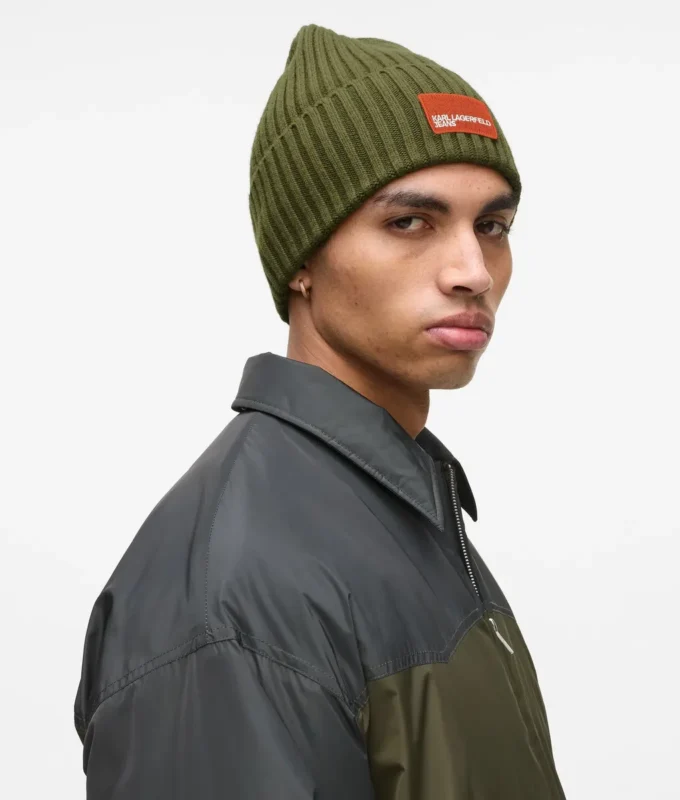 Mössa med logopatch