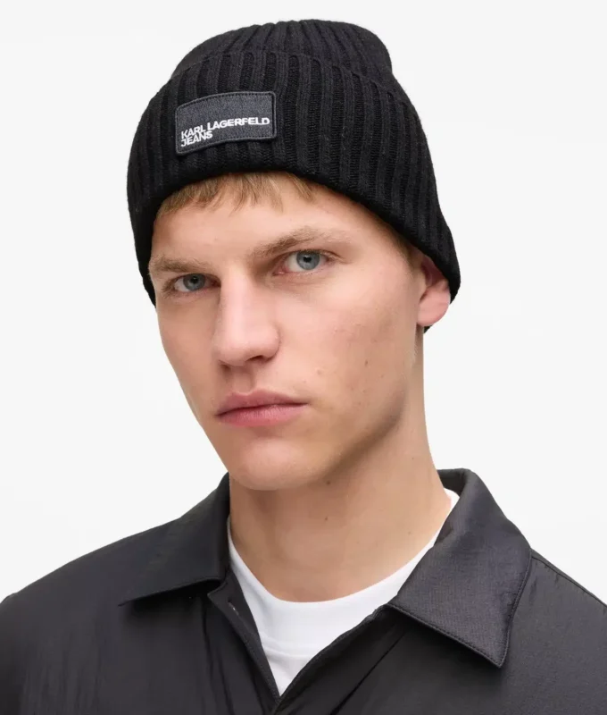 Mössa med logopatch