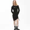 Off-shoulder-klänning med dragsko Off-shoulder-klänning med dragsko