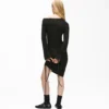 Off-shoulder-klänning med dragsko Off-shoulder-klänning med dragsko