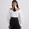 OFF-SHOULDER-SKJORTA OFF-SHOULDER-SKJORTA