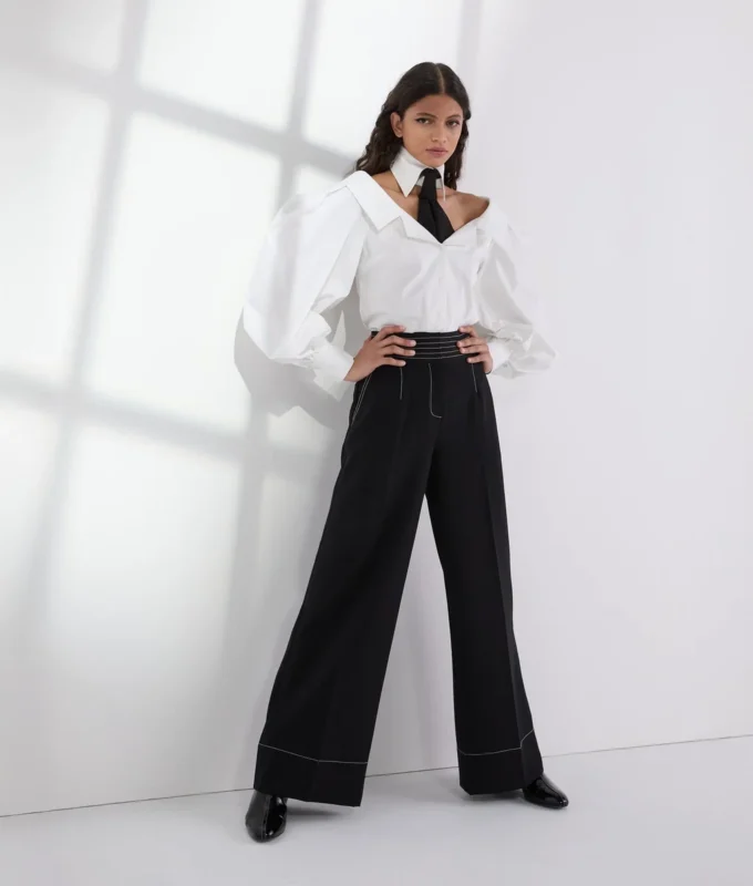 OFF-SHOULDER-SKJORTA OFF-SHOULDER-SKJORTA