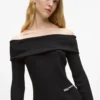 Off-shoulder stickad topp