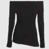 Off-shoulder stickad topp