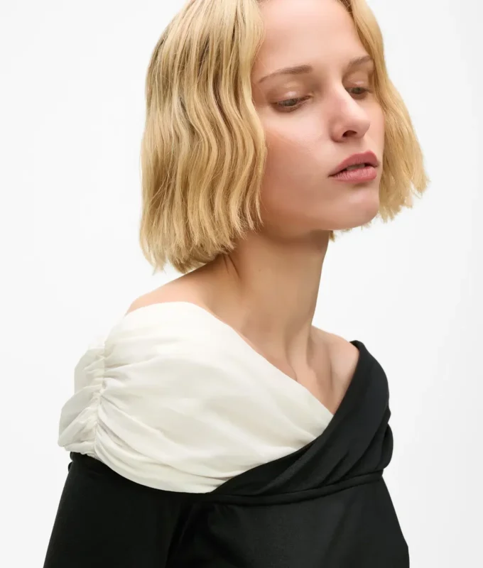 Off-shoulder-top Off-shoulder-top
