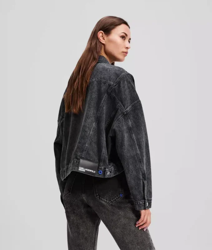 OVERSIZED CROPPED DENIMJACKA