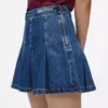 Plisserad minikjol i denim