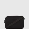 Praktisk crossbody-väska med dragsko Praktisk crossbody-väska med dragsko