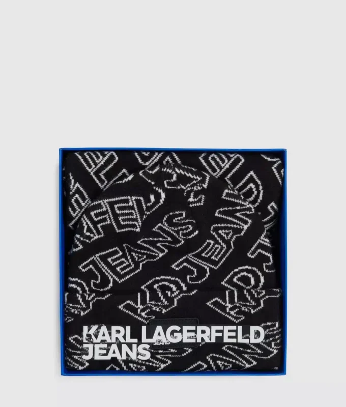 Presentpaket med logotypsjal och mössa Presentpaket med logotypsjal och mössa
