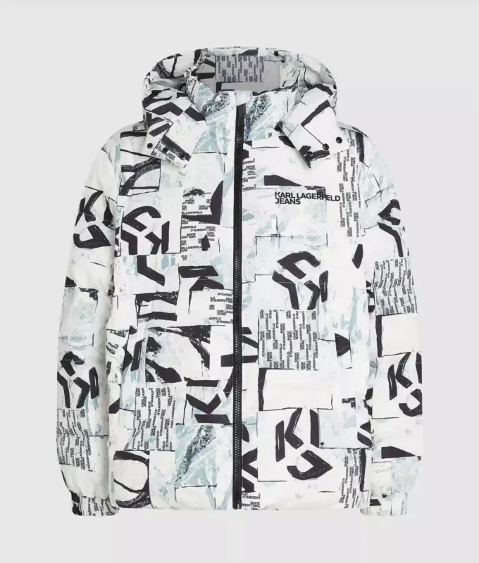 Puffjacka med monogram över hela Puffjacka med monogram över hela