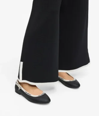 Pumps med bandkrage Pumps med bandkrage