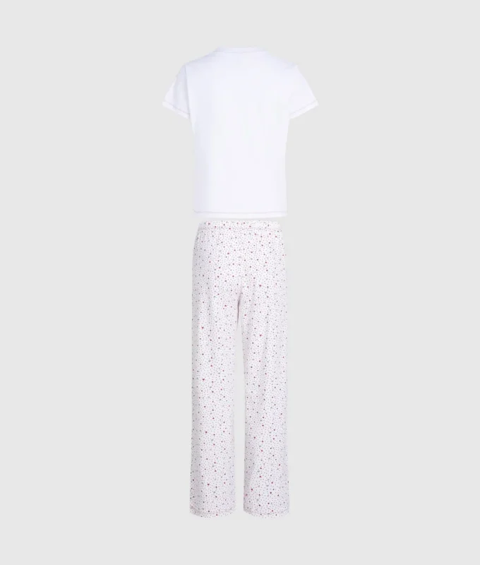 Pyjamas med hjärtmönster