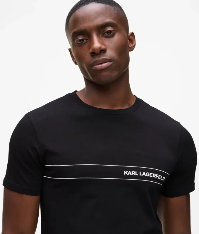 Pyjamas med logotyp i presentförpackning Pyjamas med logotyp i presentförpackning