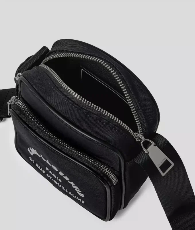 RUE ST-GUILLAUME NYLON CROSSBODY-VÄSKA RUE ST-GUILLAUME NYLON CROSSBODY-VÄSKA