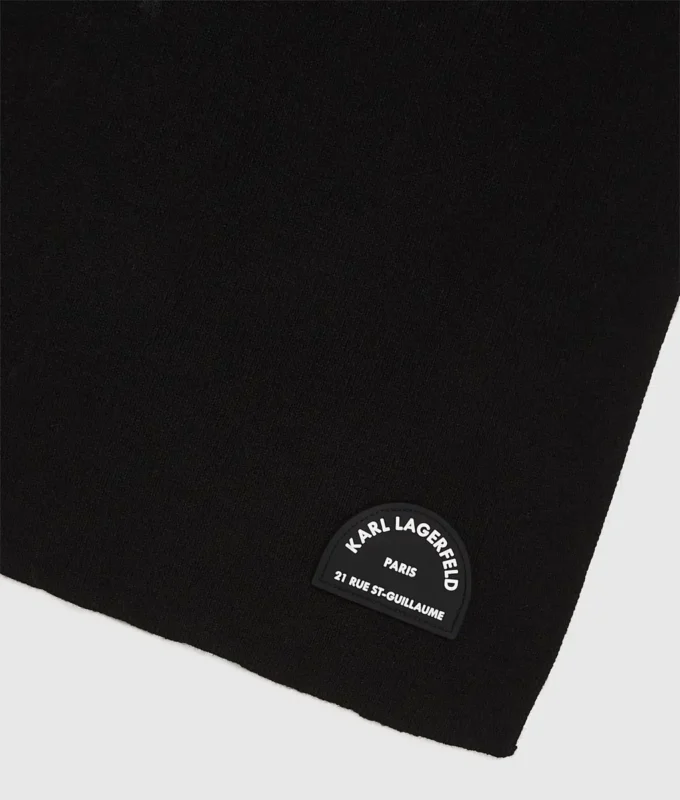 Rue St-Guillaume-scarf
